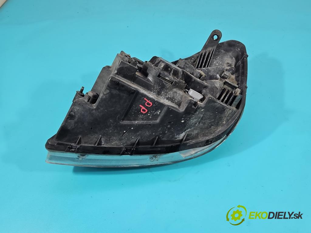 Kia Rio II 2005-2011 1.4 16V 97KM manual 71,3 kW 1399 cm3 5- Reflektor: pravý  (Svetlo predné pravé)