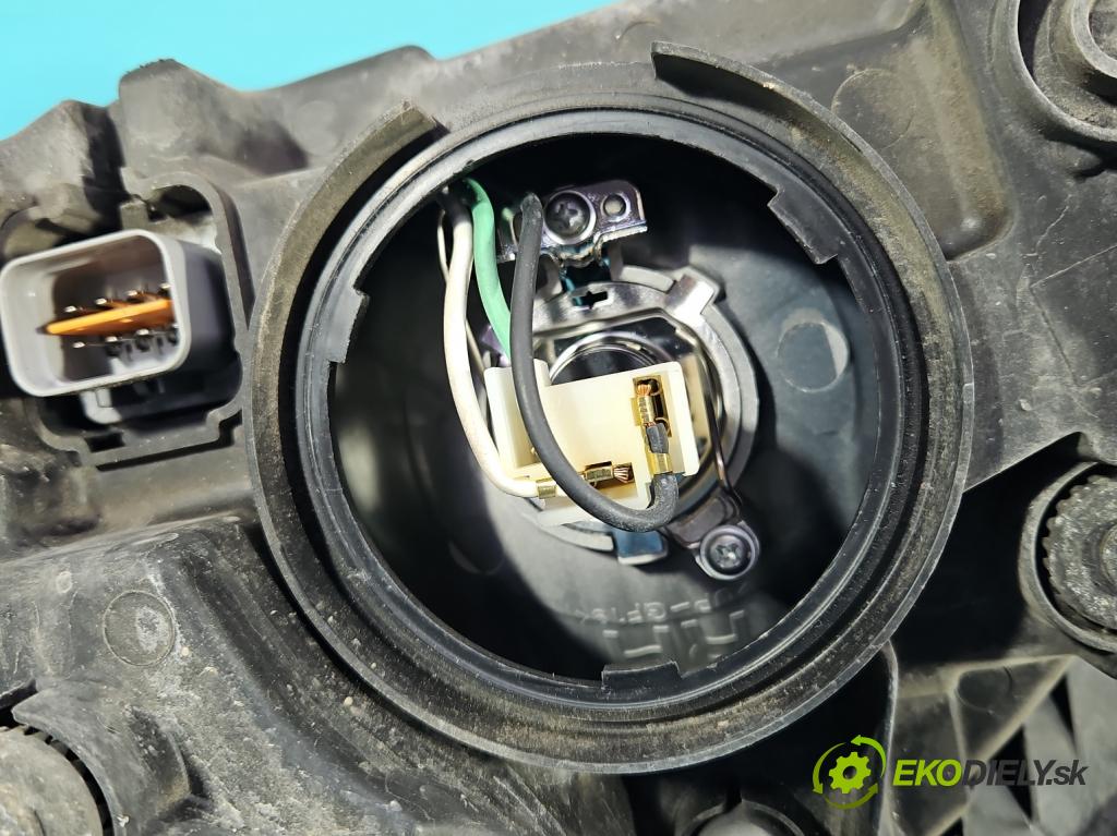 Kia Rio II 2005-2011 1.4 16V 97KM manual 71,3 kW 1399 cm3 5- Reflektor: pravý  (Svetlo predné pravé)