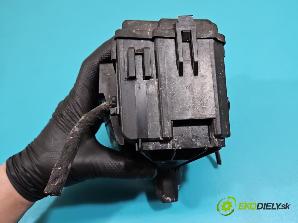 Skoda Fabia III 2014- 2021 1.2 TSI 90 hp manual 66 kW 1197 cm3 5- skříňka pojistková 6C0907361F (Pojistkové skříňky)