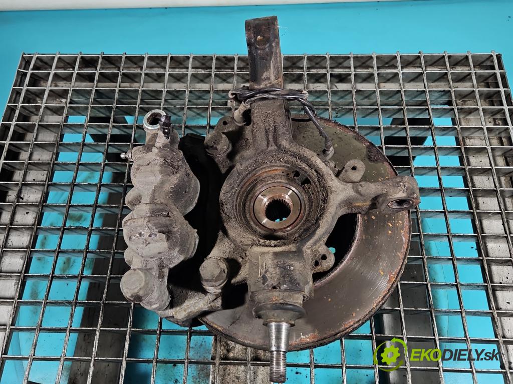 Renault Master III 2010-2019 2.3 dci 101 HP manual 74 kW 2299 cm3 5- náboj pravé  (Náboj)