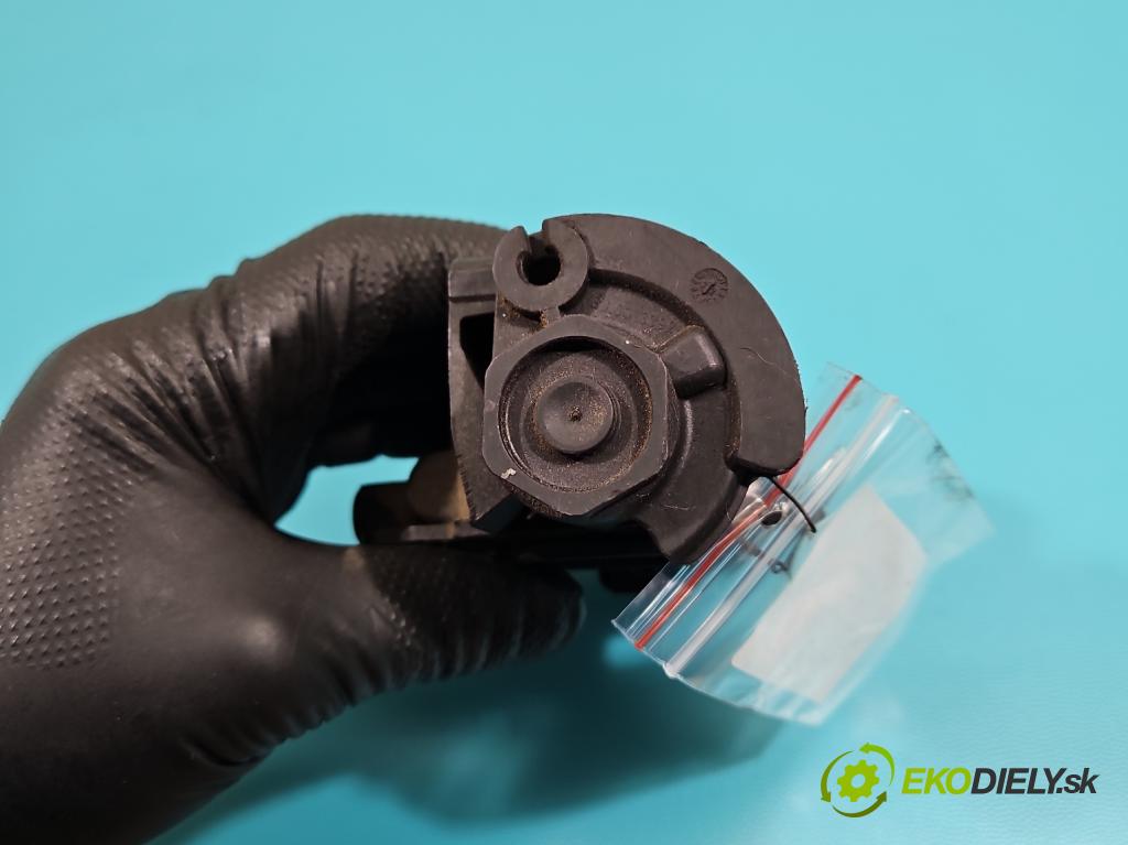 Peugeot 206 1.4 8V 75 HP manual 55 kW 1360 cm3 5- klapka  (Škrtiaca klapka)