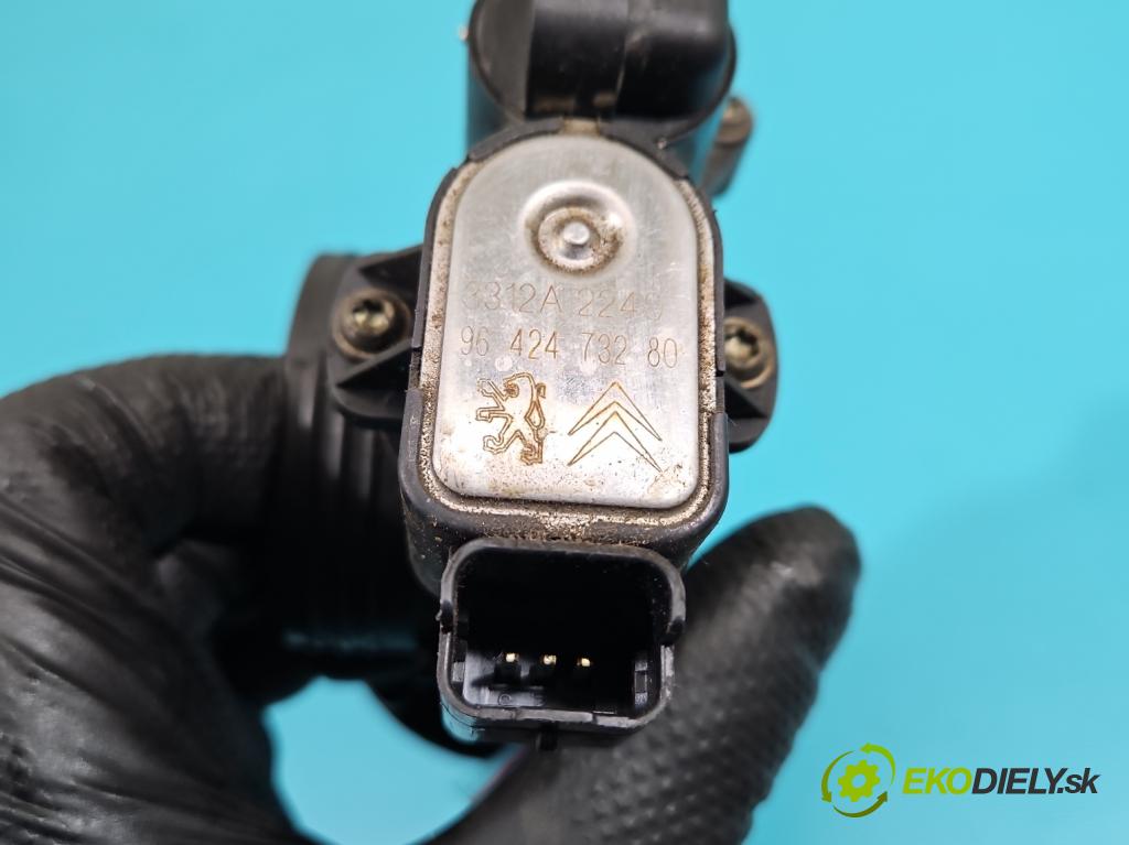 Peugeot 206 1.4 8V 75 HP manual 55 kW 1360 cm3 5- klapka  (Škrtiaca klapka)