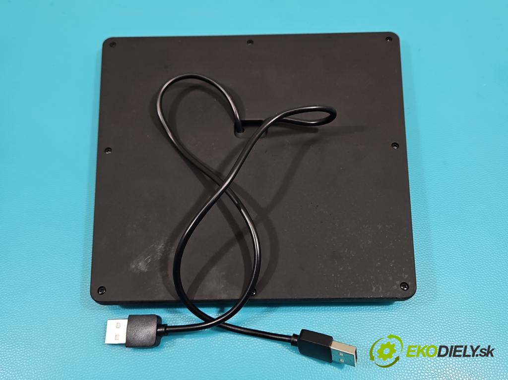 Tesla Model 3 2017- 0.0b: automatic 377 kW  4- Nabíjačka