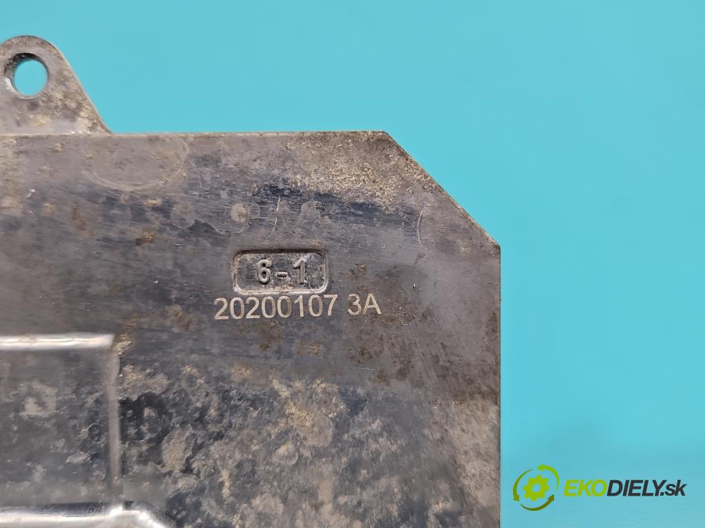 Tesla Model 3 2017- 0.0b: automatic 377 kW  4- střídač: xenon 1131251-99-C (Riadiaca jednotka xenónu)