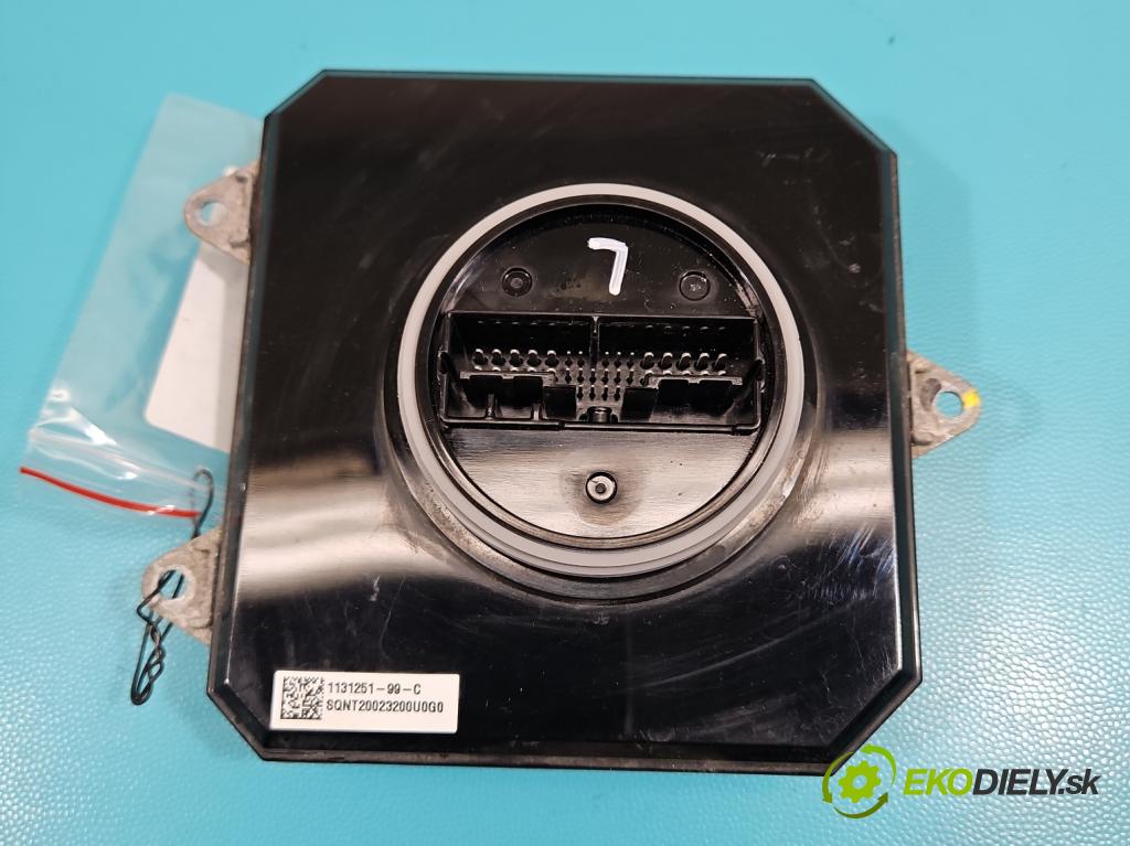 Tesla Model 3 2017- 0.0b: automatic 377 kW  4- střídač: xenon 1131251-99-C (Riadiaca jednotka xenónu)