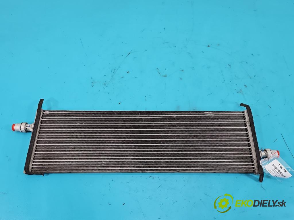 Tesla Model 3 2017- 0.0b: automatic 377 kW  4- Chladič vody 1077082-00-C (Chladiče vody)