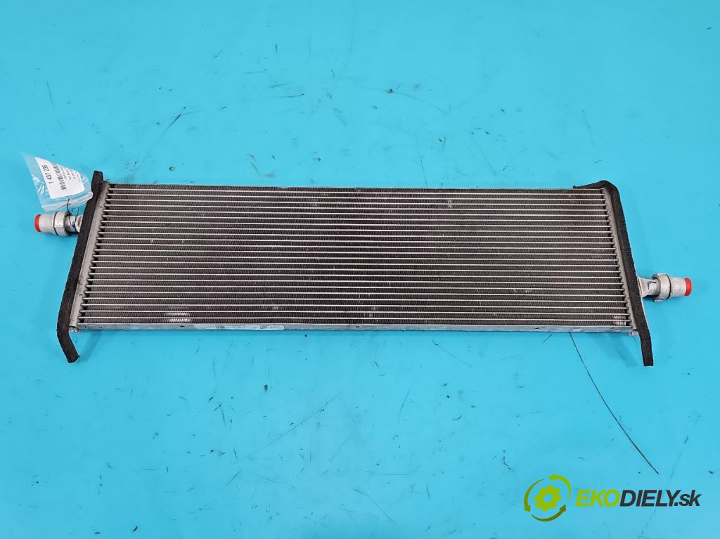 Tesla Model 3 2017- 0.0b: automatic 377 kW  4- Chladič vody 1077082-00-C (Chladiče vody)