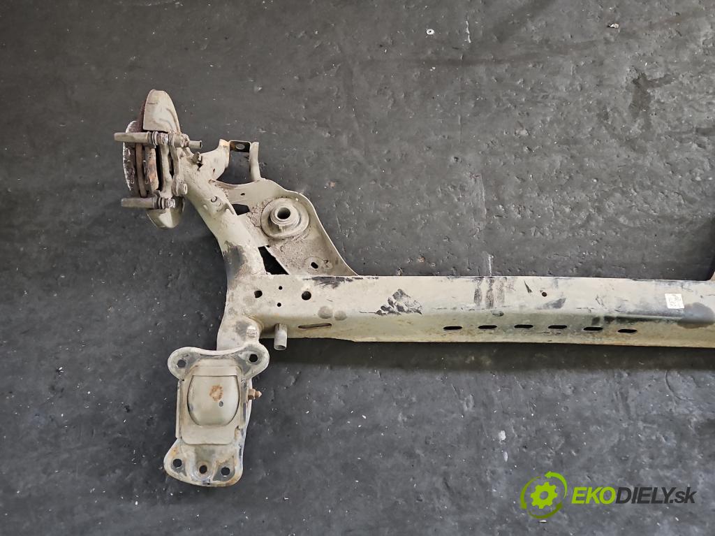 Skoda Octavia III 2013- 1.6 tdi 105 hp manual 77 kW 1598 cm3 5- zadní výztuha  (Výztuhy zadní)