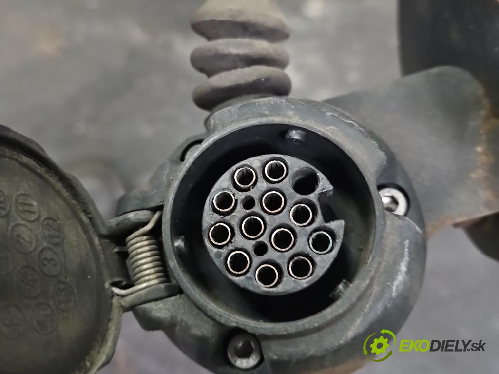 Ford Focus Mk3 2010-2018 1.6 16V 105 hp manual 77 kW 1596 cm3 5- oko tažné BM5J-A19D521-AB (Tažná zařízení)