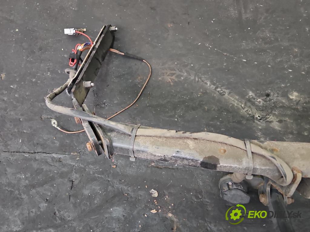 Ford Focus Mk3 2010-2018 1.6 16V 105 hp manual 77 kW 1596 cm3 5- oko tažné BM5J-A19D521-AB (Tažná zařízení)