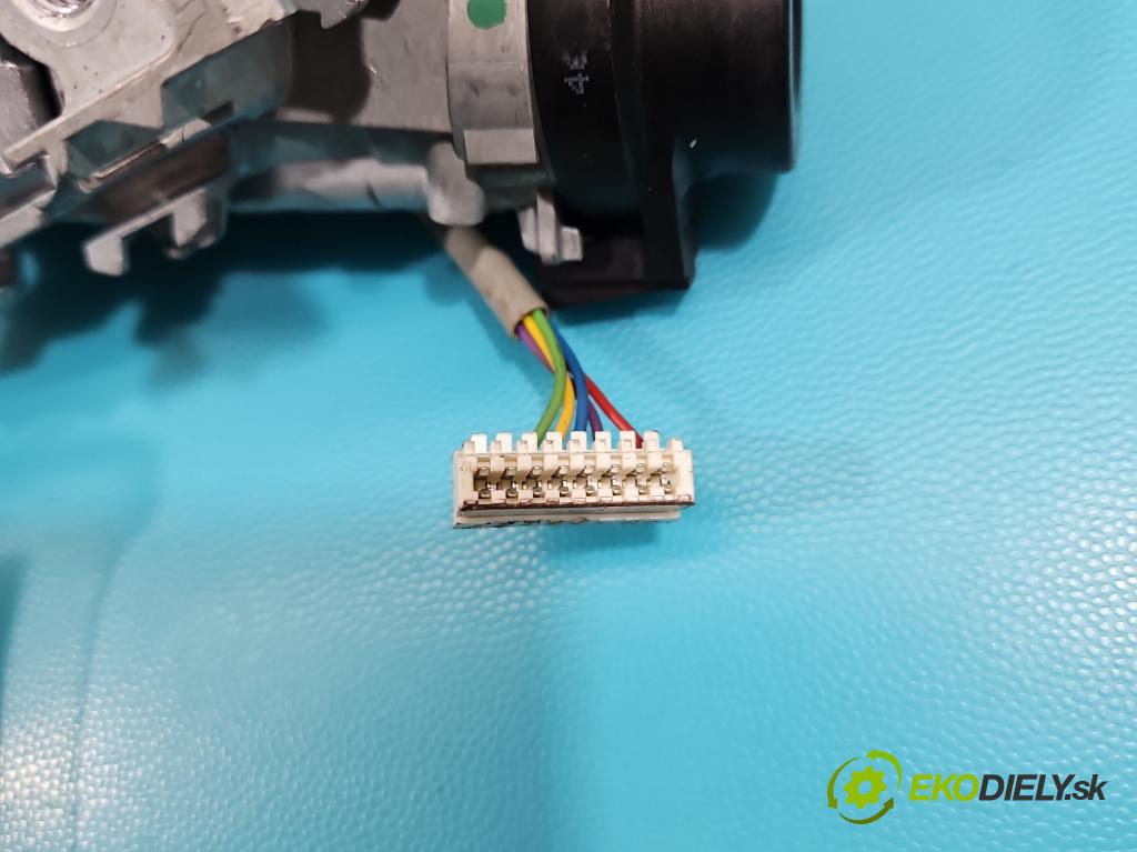 Skoda Octavia III 2013- 1.6 tdi 105 HP manual 77 kW 1598 cm3 5- Spínačka 5Q0905865 (Spínacia skrinka)