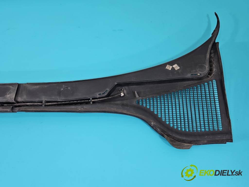 Skoda Octavia III 2013- 1.6 tdi 105 HP manual 77 kW 1598 cm3 5- torpédo 5E1819416A (Torpédo (plast pod čelným sklom))