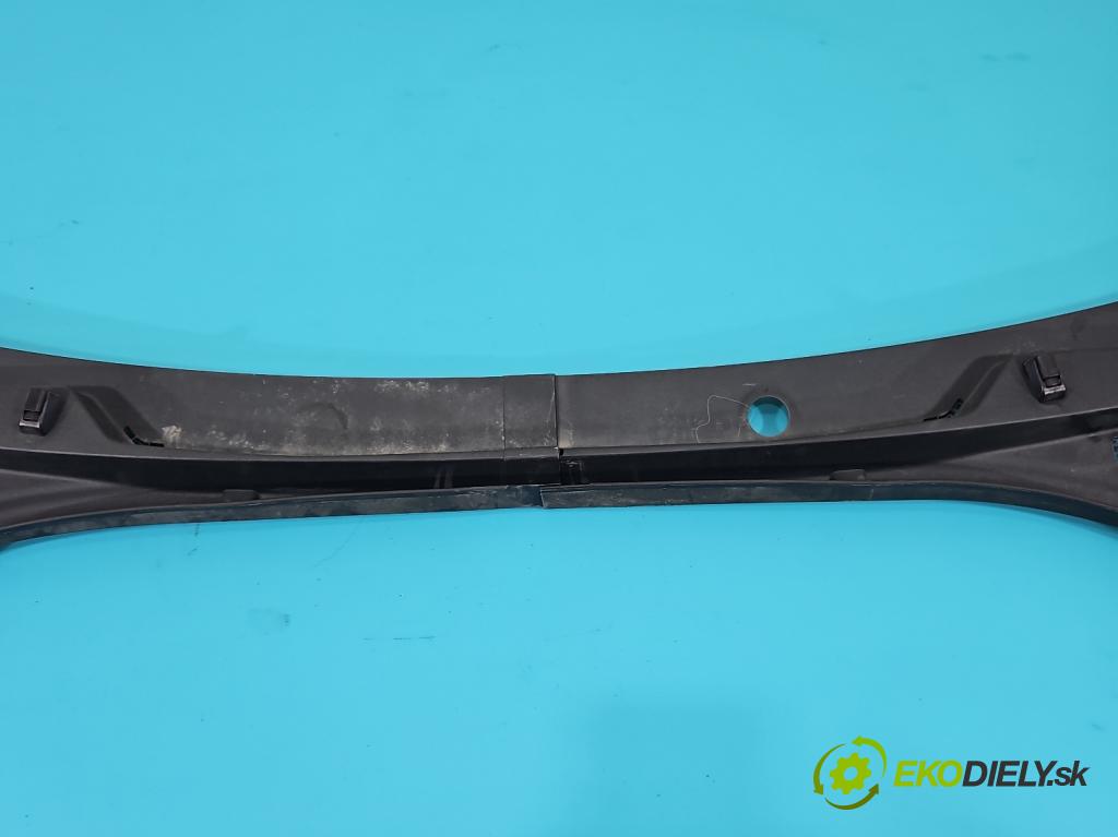 Skoda Octavia III 2013- 1.6 tdi 105 HP manual 77 kW 1598 cm3 5- torpédo 5E1819416A (Torpédo (plast pod čelným sklom))