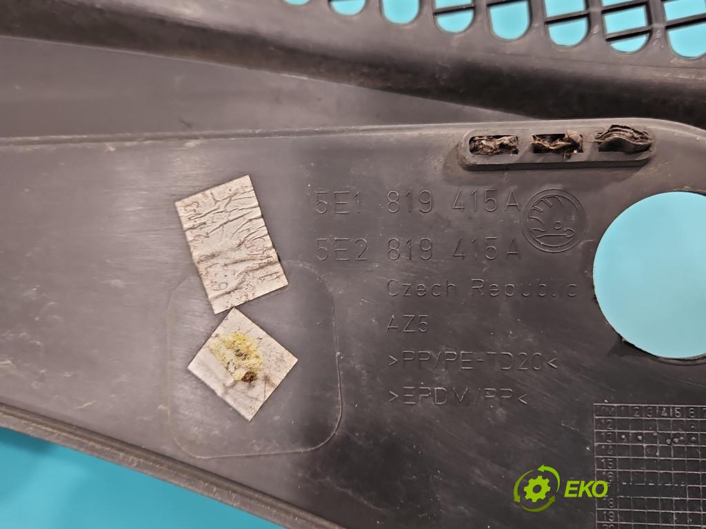 Skoda Octavia III 2013- 1.6 tdi 105 HP manual 77 kW 1598 cm3 5- torpédo 5E1819416A (Torpédo (plast pod čelným sklom))