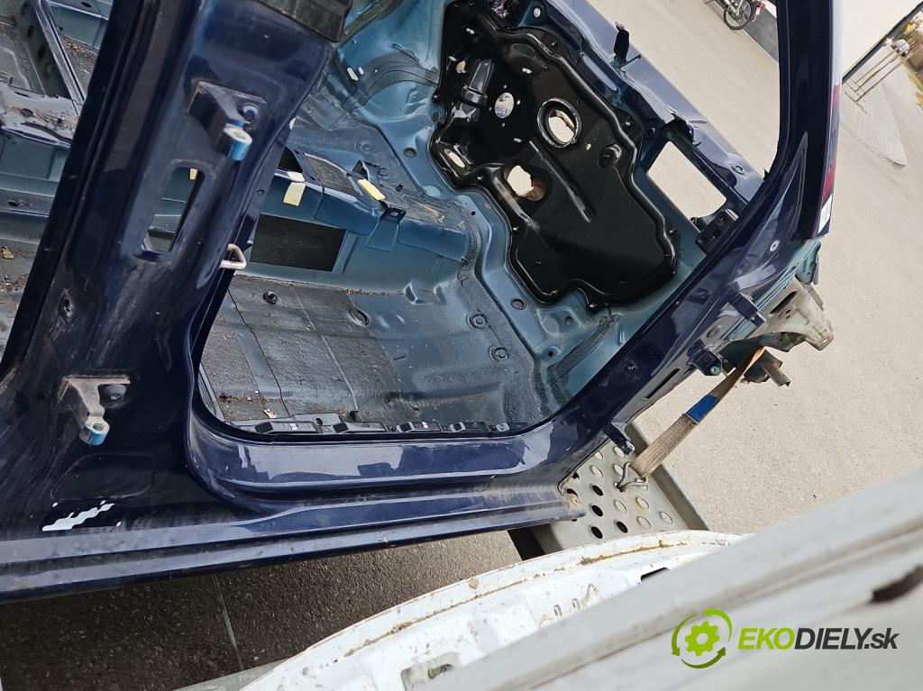 Skoda Fabia III 2014- 2021 1.2 TSI 90 HP manual 66 kW 1197 cm3 5- Práh: pravý  (Karoséria ostatné)