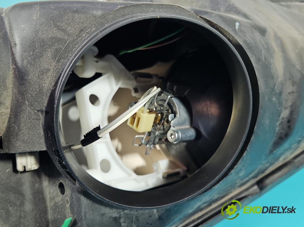 Citroen C4 Picasso I 2006-2013 2.0 hdi 136 HP automatic 100 kW 1997 cm3 5- Reflektor: pravý  (Svetlo predné pravé)