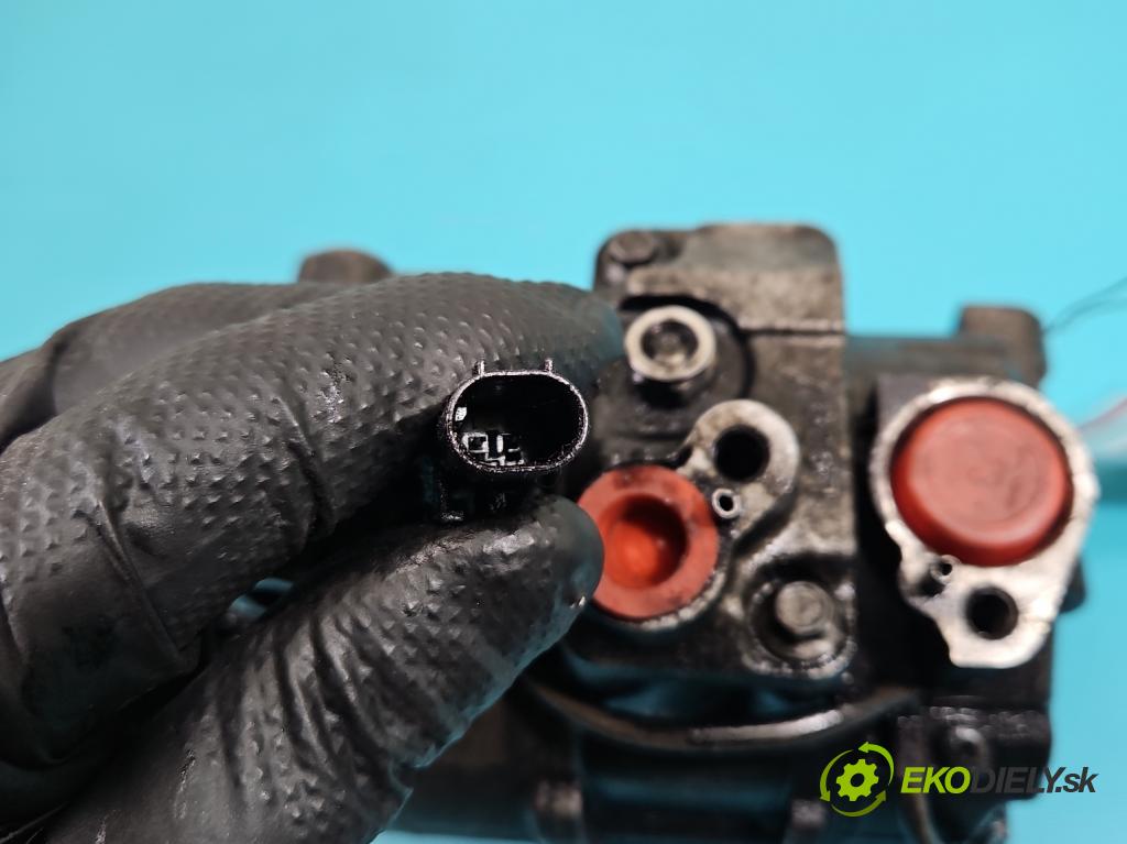 Mercedes S W221 2005-2013 3.0 CDI 211KM automatic 155 kW 2987 cm3 4- Kompresor: klimatizácie  (Kompresor klimatizácie)