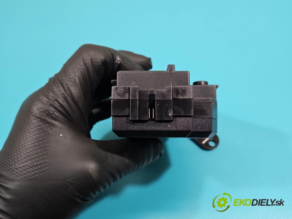 Audi A5 8T 2007-2016 2.0 TFSI 211KM automatic 155 kW 1984 cm3 2- Spínačka 8K0909131C (Spínacia skrinka)