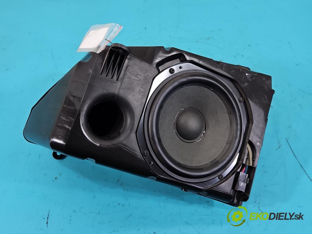 Tesla Model 3 2017- 0.0b: automatic 377 kW  4- Subwoofer: 1079747-00-D (Audio zariadenie)