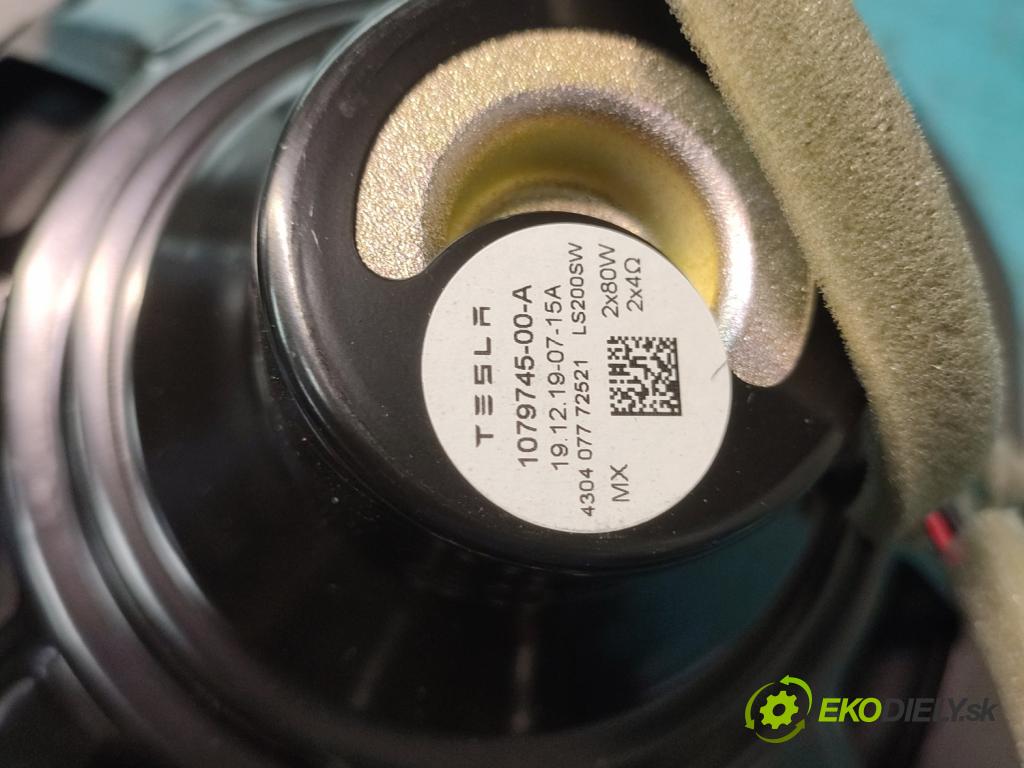 Tesla Model 3 2017- 0.0b: automatic 377 kW  4- Subwoofer: 1079745-00-A (Audio zariadenie)