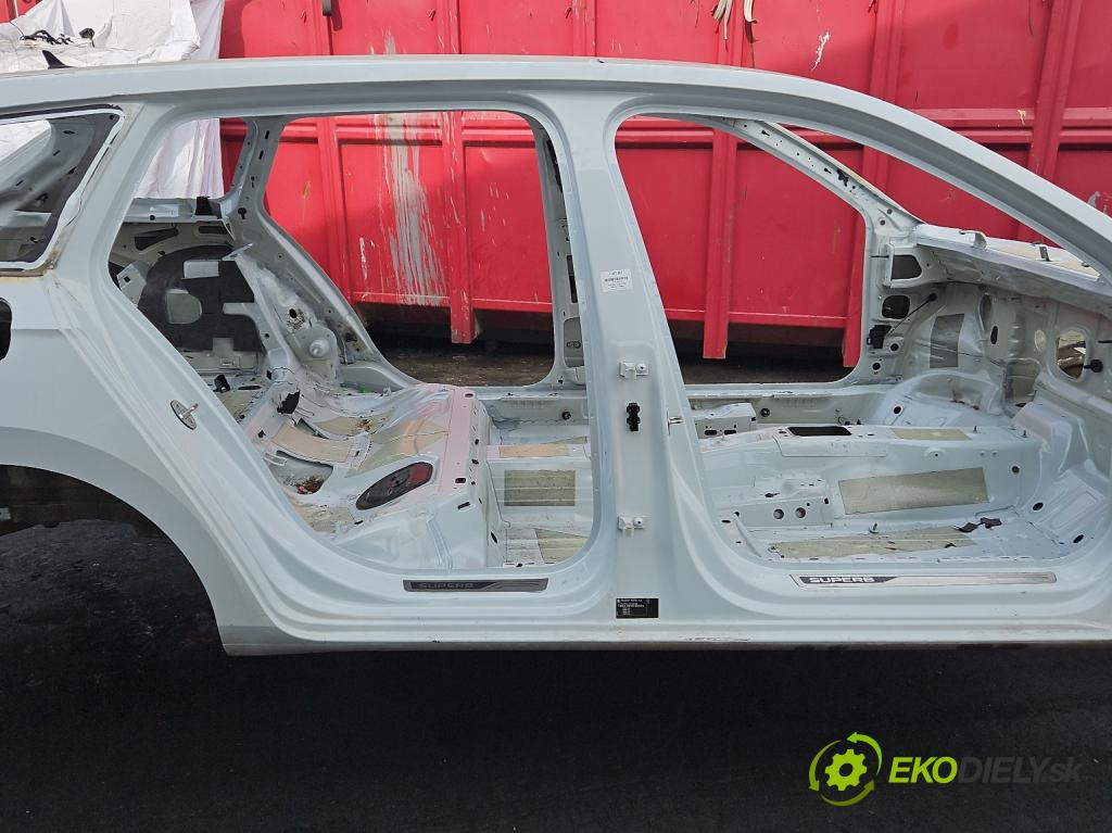 Skoda Superb III 2015-2024 1.8 TSI 179KM automatic 132 kW 1798 cm3 5- Práh: pravý  (Karoséria ostatné)