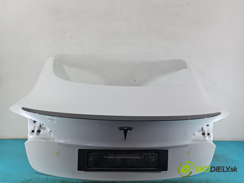 Tesla Model 3 2017- 0.0b: automatic 377 kW  4- zadní kufrové dveře  (Zadní kapoty)