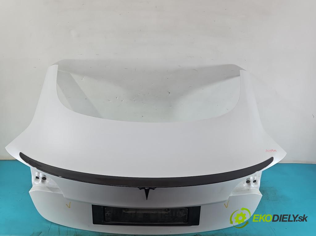 Tesla Model 3 2017- 0.0b: automatic 377 kW  4- zadní kufrové dveře  (Zadní kapoty)