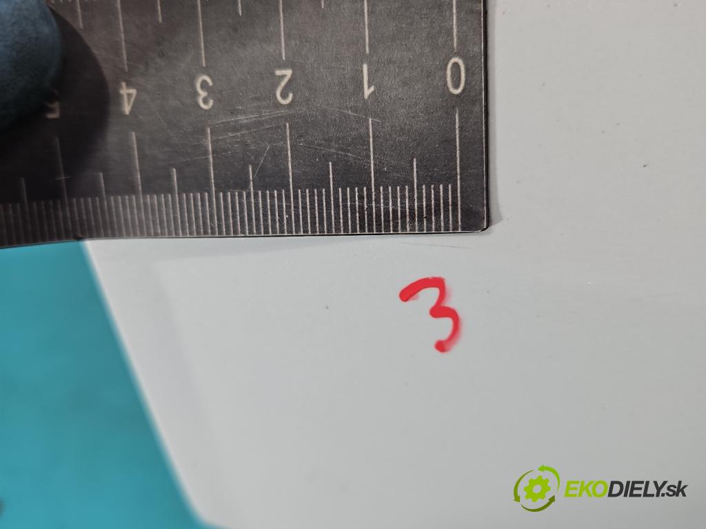 Skoda Superb III 2015-2024 1.8 TSI 179KM automatic 132 kW 1798 cm3 5- zadní kufrové dveře  (Zadní kapoty)