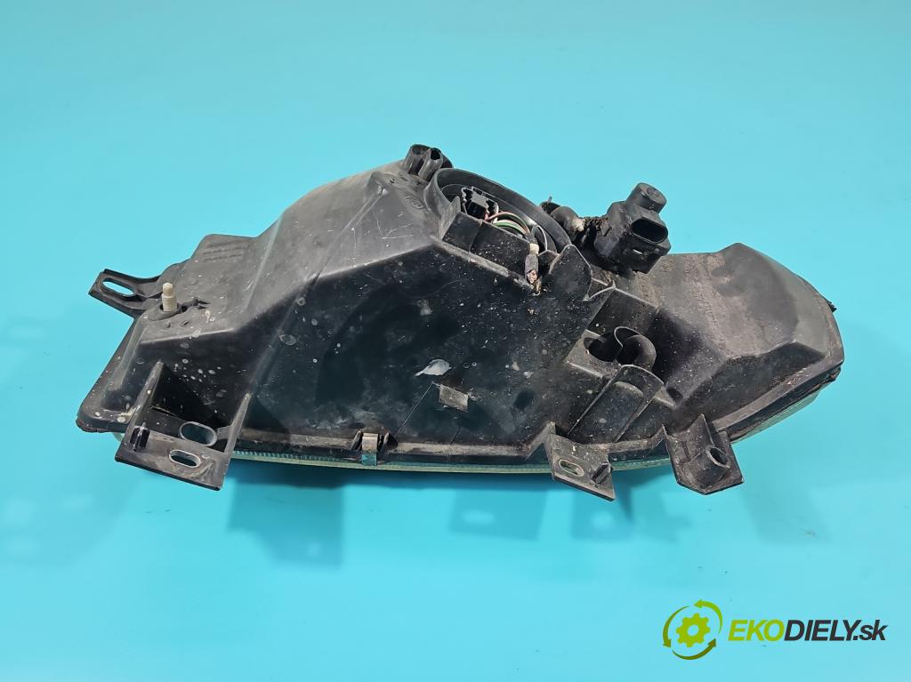 Renault Master II 1998-2010 2.8 TD 114 HP manual 84 kW 2799 cm3 5- Reflektor: pravý  (Svetlo predné pravé)