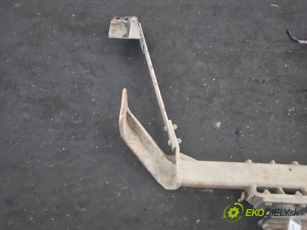 Renault Master II 1998-2010 2.8 TD 114 HP manual 84 kW 2799 cm3 5- Hák: vlečení:  (Ťažné zariadenie)