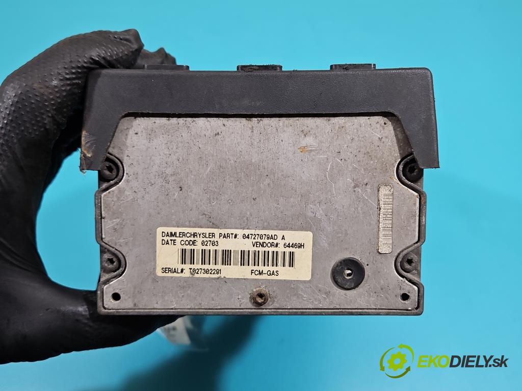 Chrysler Voyager IV 2000-2007 3.3 V6 177 hp automatic 130 kW 3301 cm3 5- skříňka pojistková 04727079AD (Pojistkové skříňky)