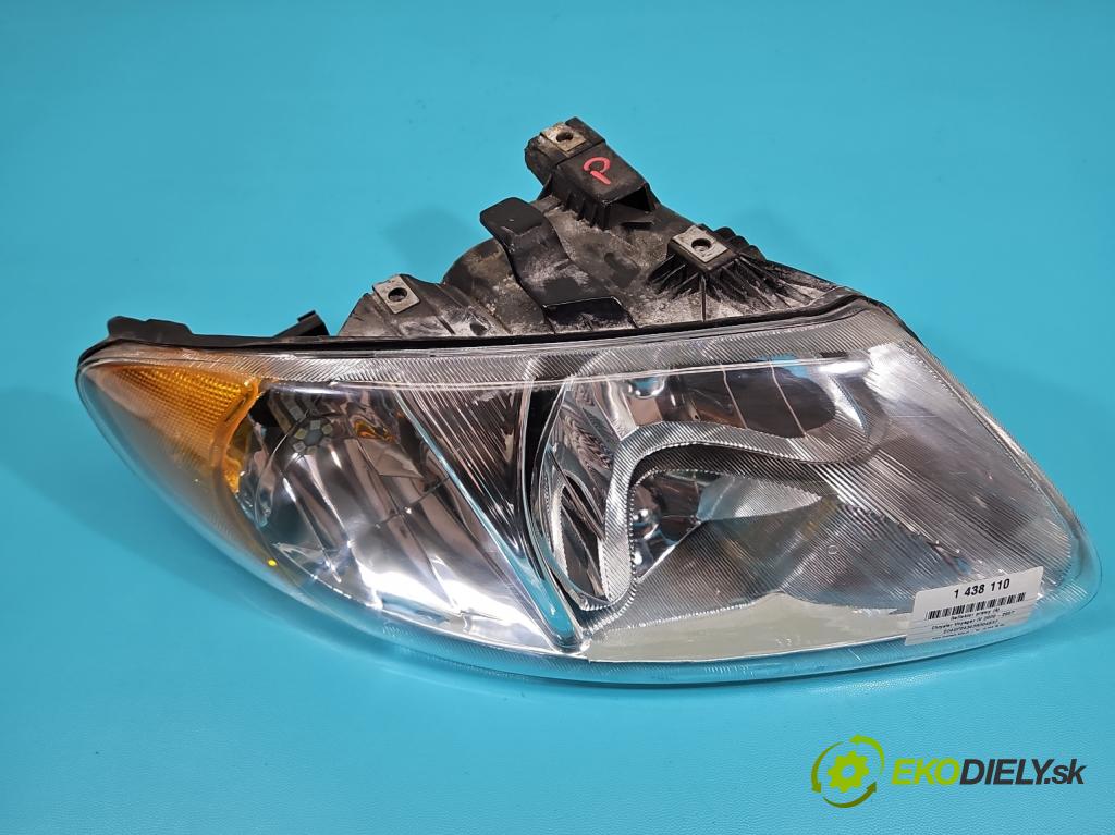 Chrysler Voyager IV 2000-2007 3.3 V6 177 HP automatic 130 kW 3301 cm3 5- Reflektor: pravý  (Svetlo predné pravé)