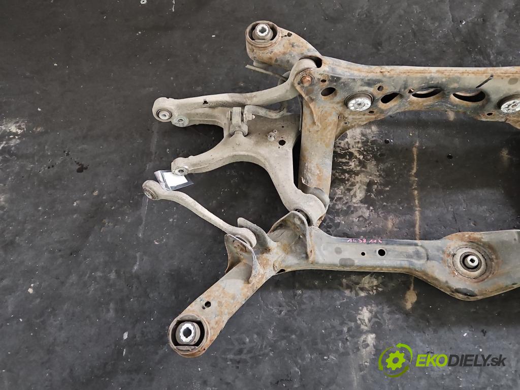 Audi A5 8T 2007-2016 2.0 TFSI 211KM automatic 155 kW 1984 cm3 2- zadní výztuha  (Výztuhy zadní)