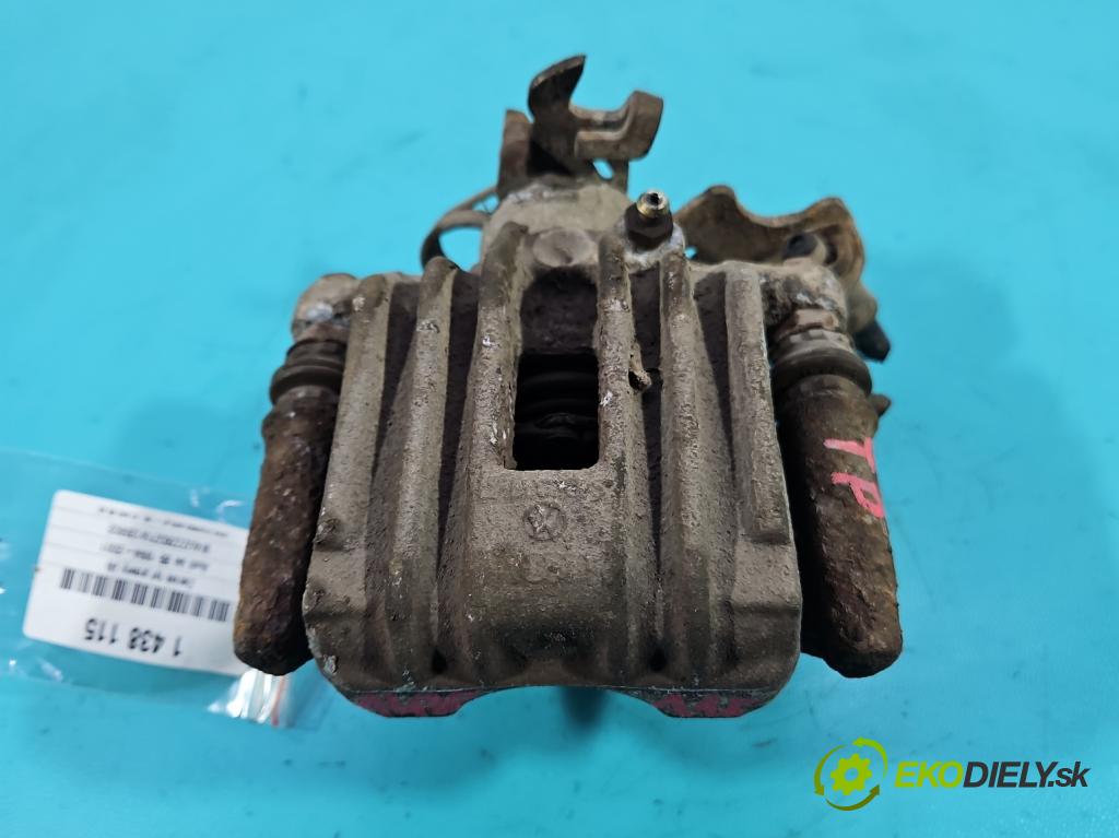 Audi A4 B5 1994-2001 1.8 20V 125 HP manual 92 kW 1781 cm3 5- brzdič zadné pravý  (Ostatné)