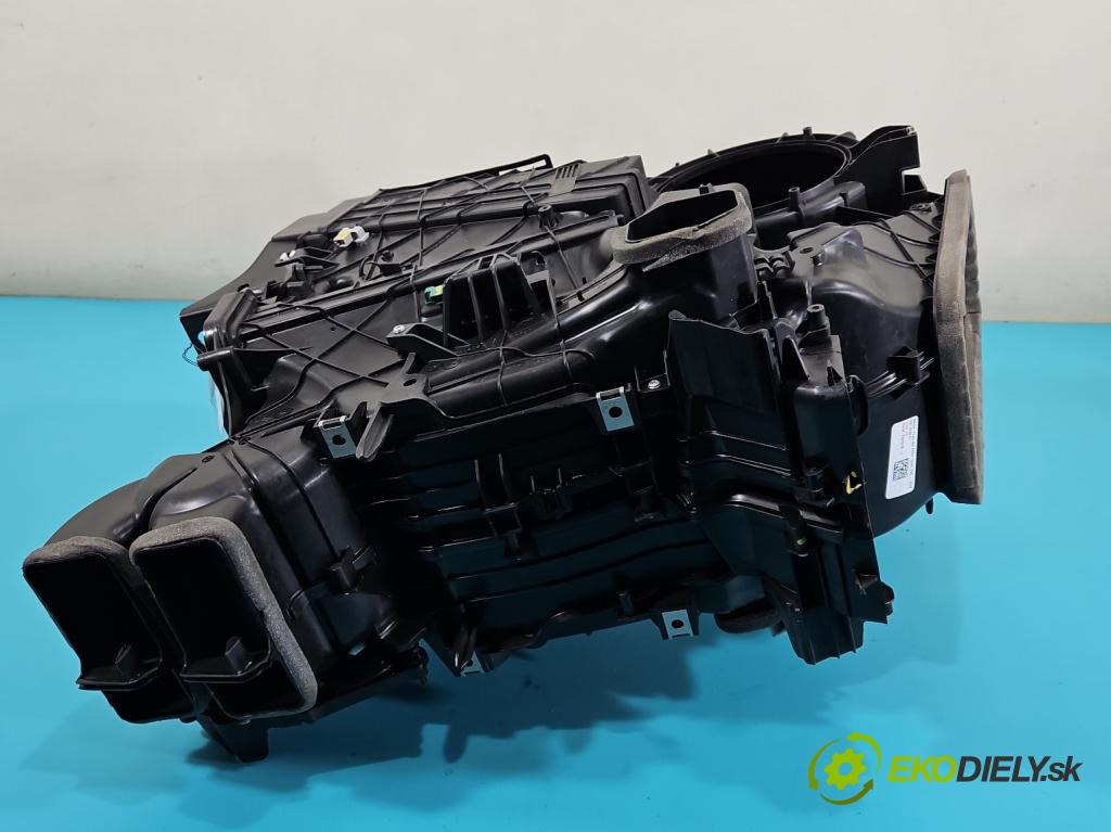 Tesla Model 3 2017- 0.0b: automatic 377 kW  4- radiátor 1099999-00-I (Radiátory topení)