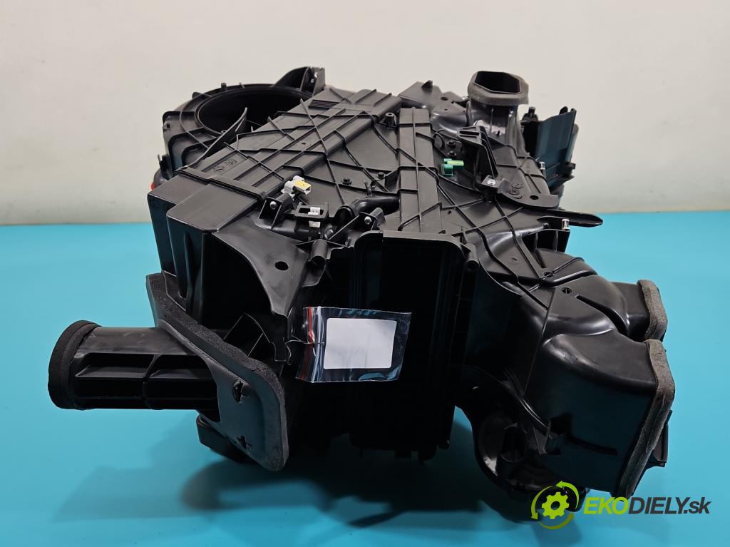 Tesla Model 3 2017- 0.0b: automatic 377 kW  4- radiátor 1099999-00-I (Radiátory topení)