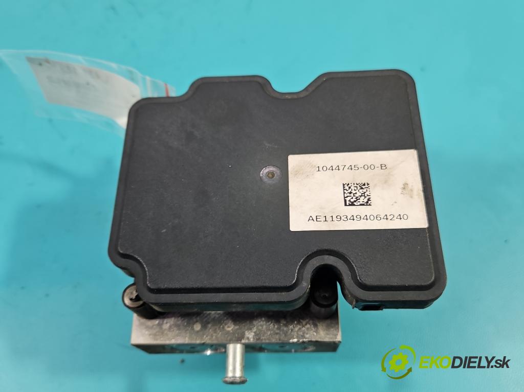 Tesla Model 3 2017- 0.0b: automatic 377 kW  4- čerpadlo abs 1103541-00-A (Pumpa ABS)