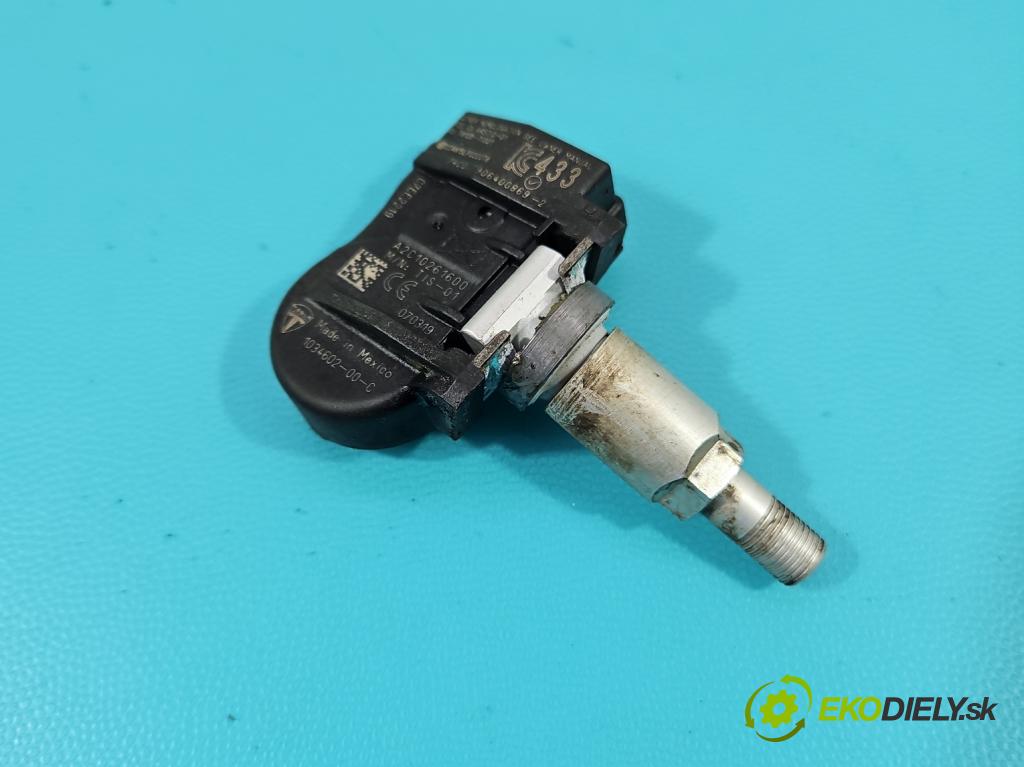 Tesla Model 3 2017- 0.0b: automatic 377 kW  4- snímač tlaku pneumatika A2C10261600 (Snímače tlaku v pneumatikách)