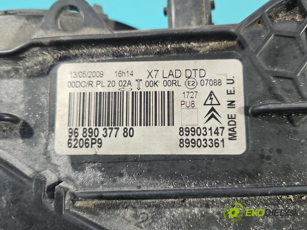 Citroen C5 II 2008-2017 2.0 hdi 136 HP automatic 100 kW 1997 cm3 5- Reflektor: pravý 9689037780 (Svetlo predné pravé)