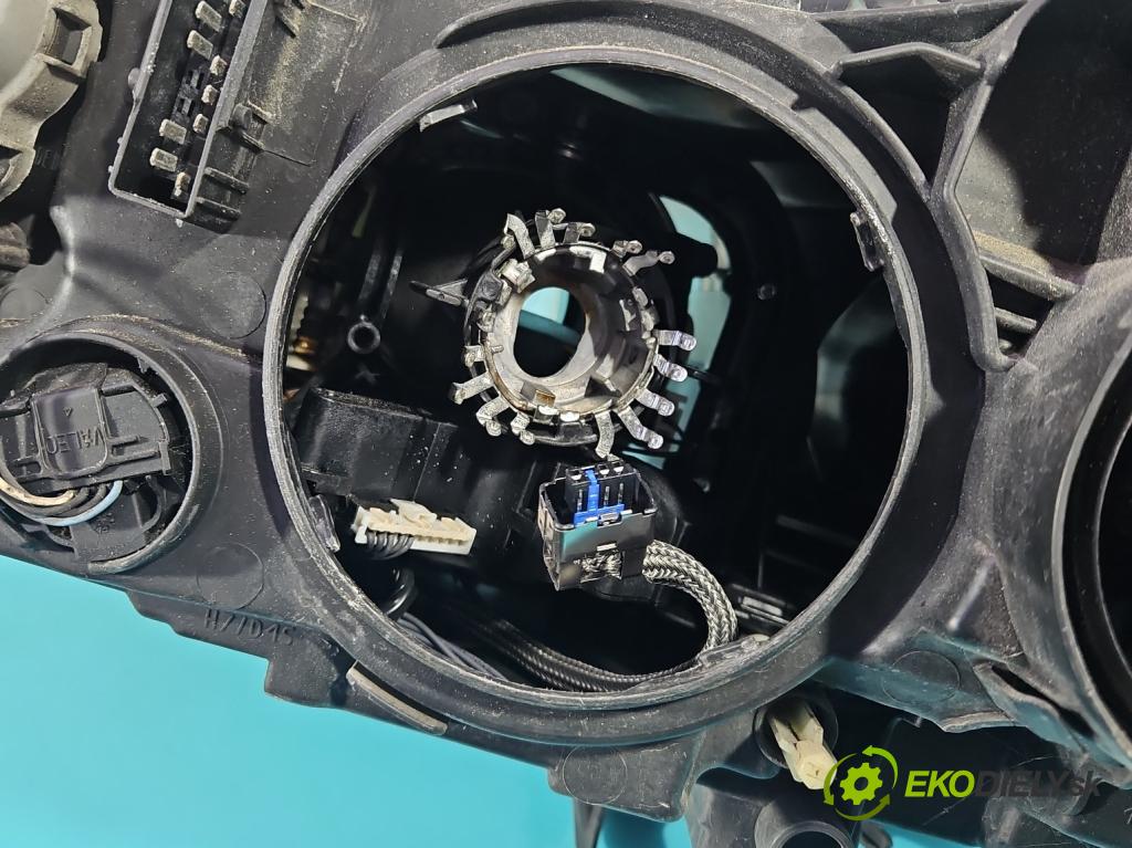 Citroen C5 II 2008-2017 2.0 hdi 136 HP automatic 100 kW 1997 cm3 5- Reflektor: pravý 9689037780 (Svetlo predné pravé)