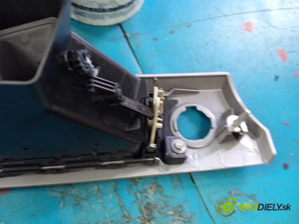 Bmw 3 E90 2005-2013 2.0d 184hp automatic 135 kW 1995 cm3 5- Mřížka: kúrenia stredová 9201023-02 (Mriežka kúrenia (fukár))