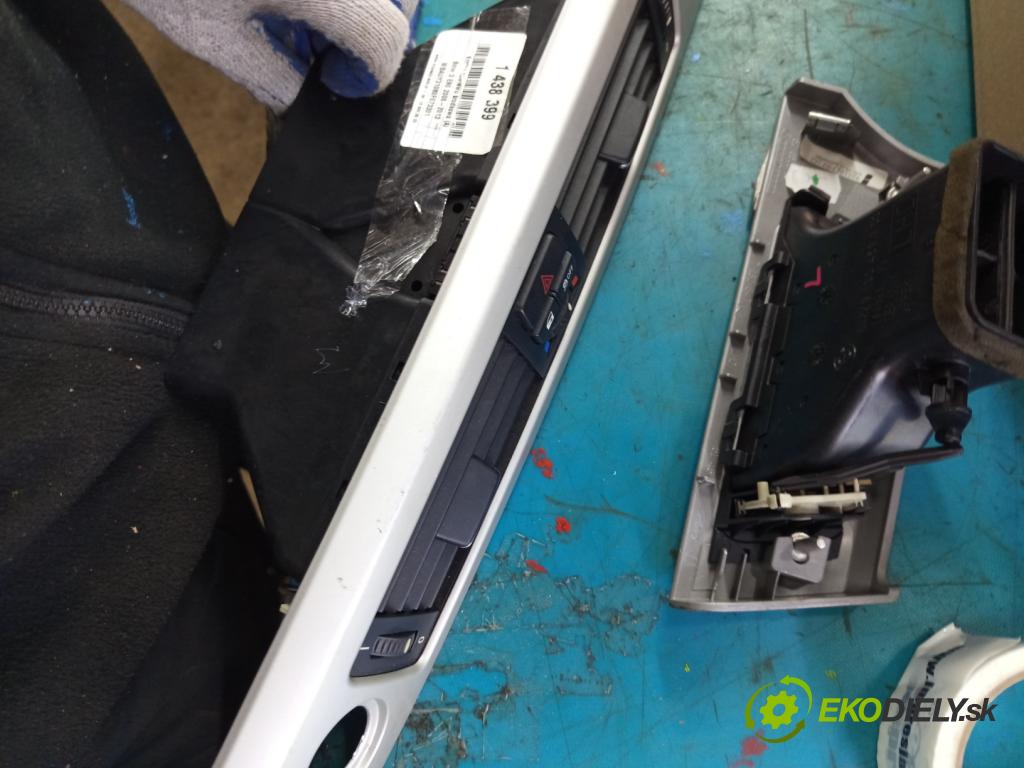 Bmw 3 E90 2005-2013 2.0d 184hp automatic 135 kW 1995 cm3 5- Mřížka: kúrenia stredová 9201023-02 (Mriežka kúrenia (fukár))