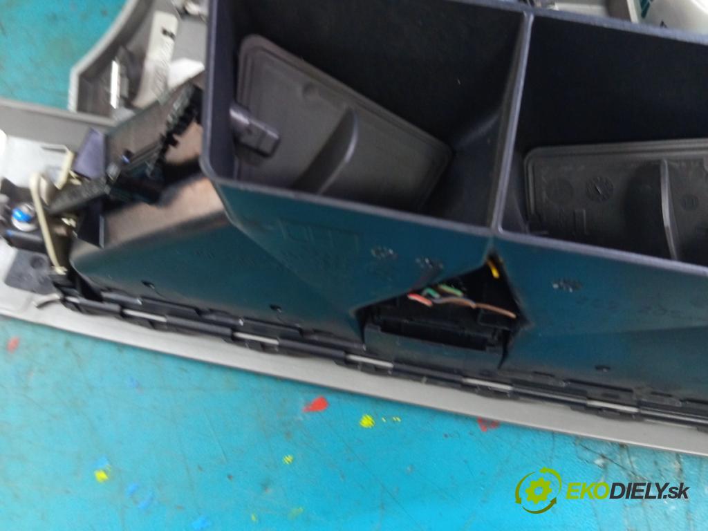 Bmw 3 E90 2005-2013 2.0d 184hp automatic 135 kW 1995 cm3 5- Mřížka: kúrenia stredová 9201023-02 (Mriežka kúrenia (fukár))