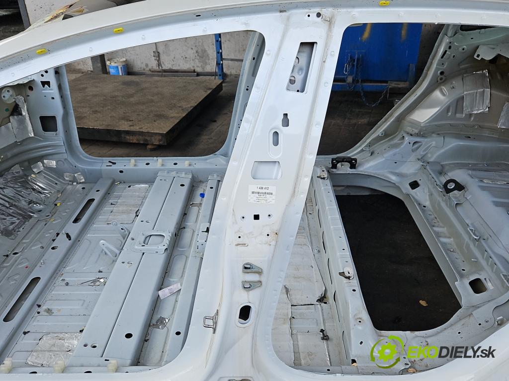 Tesla Model 3 2017- 0.0b: automatic 377 kW  4- práh levý  (Ostatní)