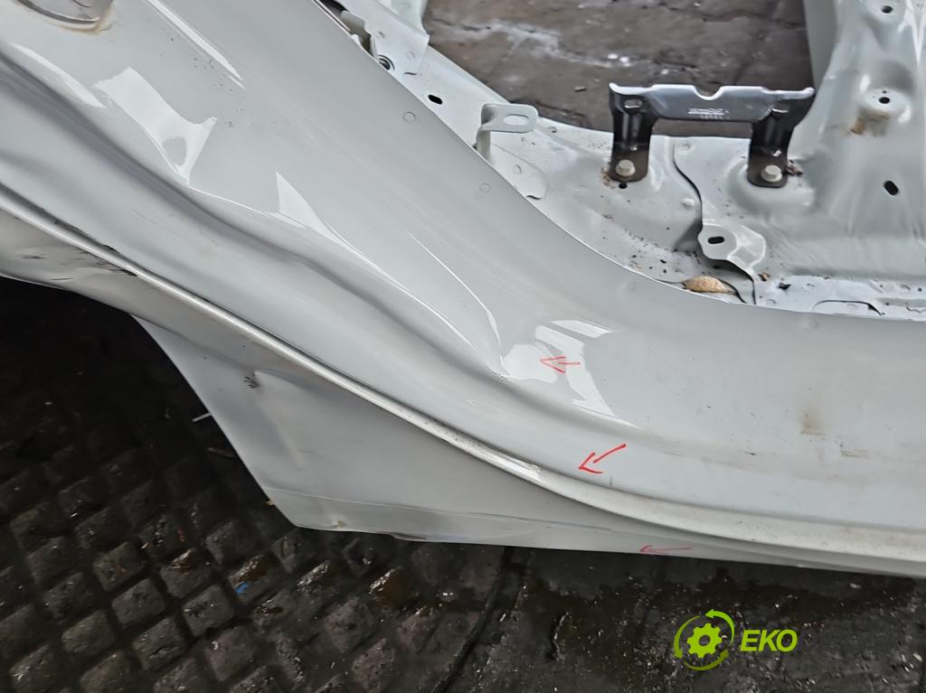 Tesla Model 3 2017- 0.0b: automatic 377 kW  4- Práh: pravý  (Karoséria ostatné)