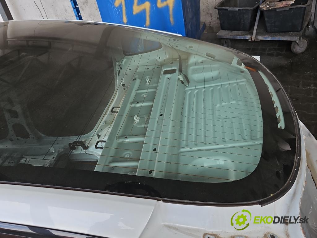Tesla Model 3 2017- 0.0b: automatic 377 kW 4- Strecha: