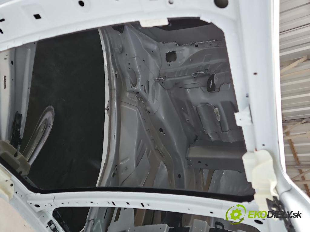 Tesla Model 3 2017- 0.0b: automatic 377 kW 4- Strecha: