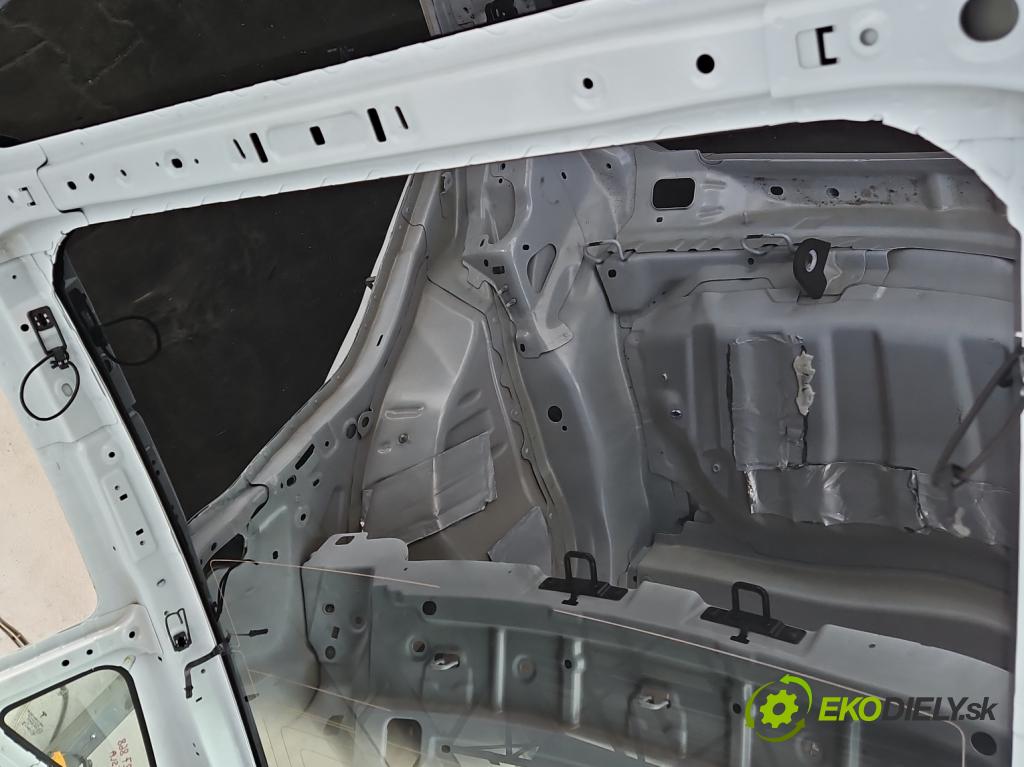 Tesla Model 3 2017- 0.0b: automatic 377 kW 4- Strecha: