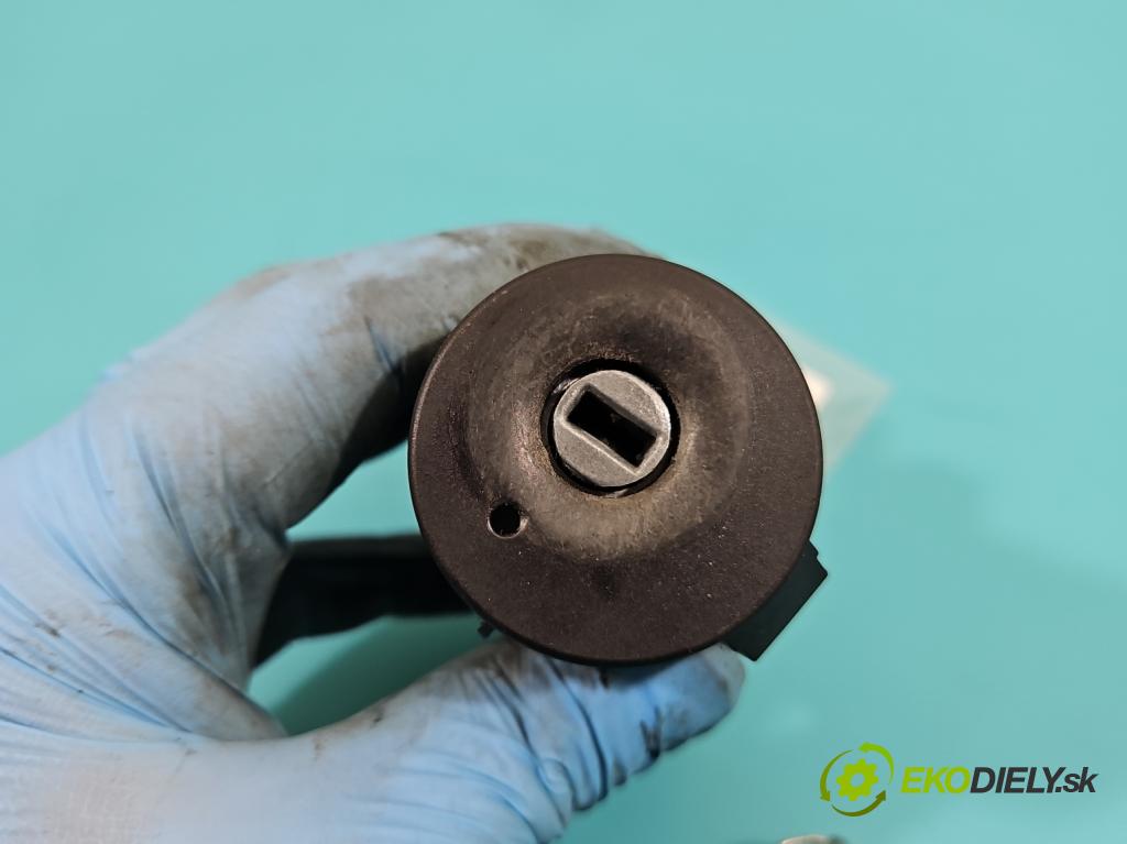 Citroen C5 II 2008-2017 2.0 hdi 136 HP automatic 100 kW 1997 cm3 5- Spínačka  (Spínacia skrinka)