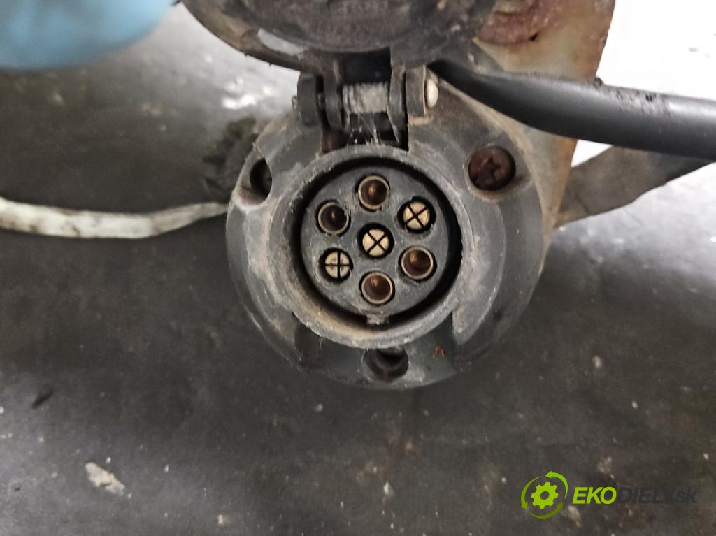 Mercedes B W245 2005-2011 2.0 cdi 140 hp manual 103 kW 1991 cm3 5- oko tažné A1693100137 (Tažná zařízení)